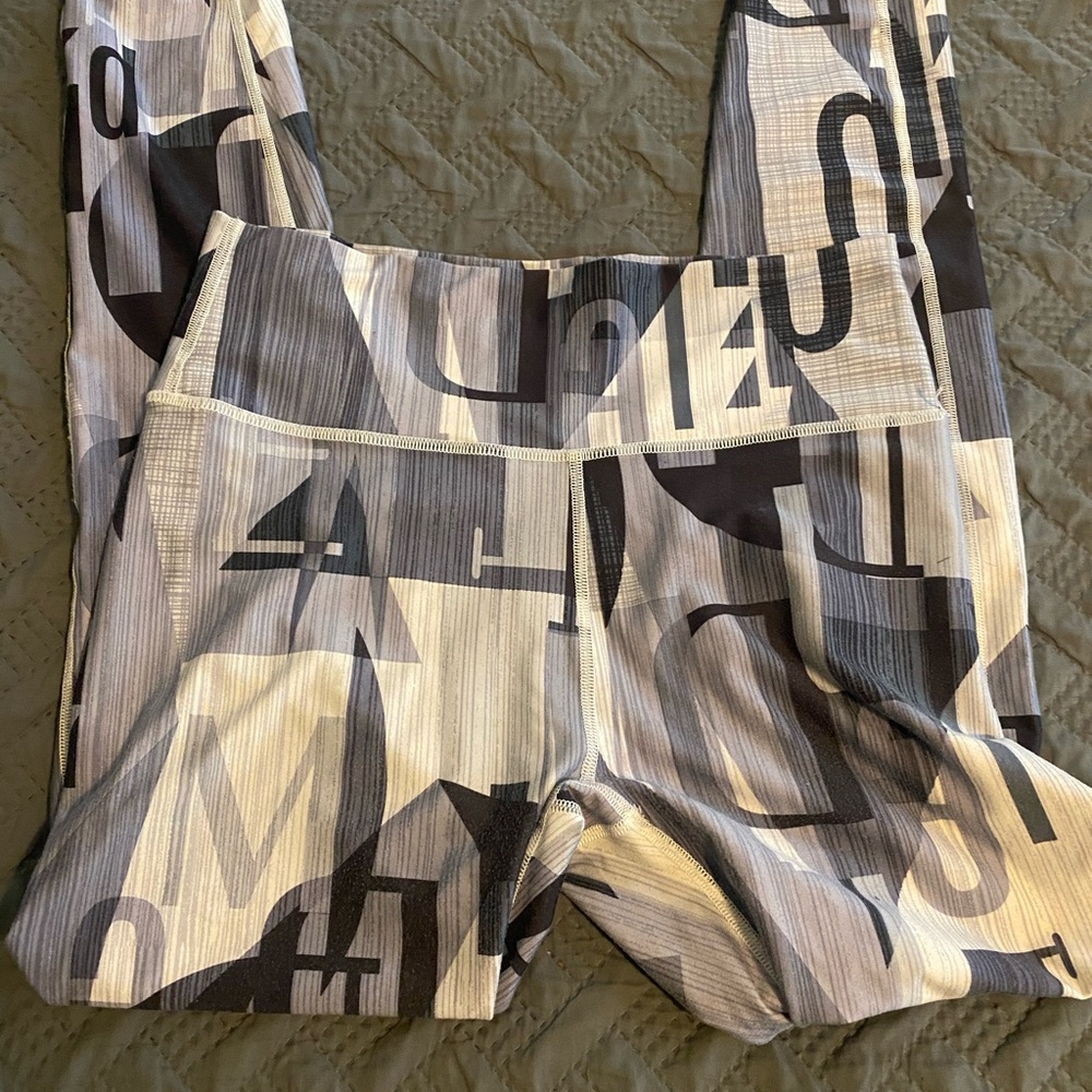 Fabletics full length leggings .